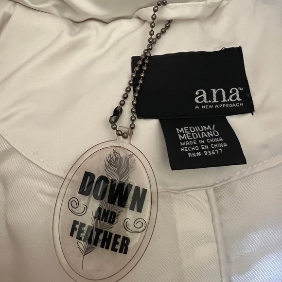 A BRAND NEW Ana Women’s White Down Hoodie Jacket, Size M with Tag - Picture 7 of 8